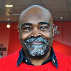 Headshot of Andrew Coggins